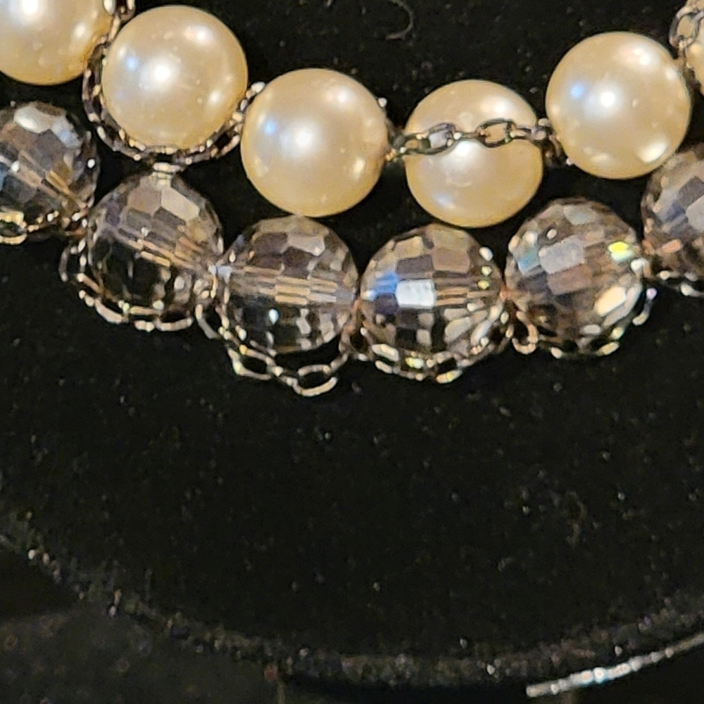 Vintage Faux Pearl and Crystal Necklace - Picture 7 of 9